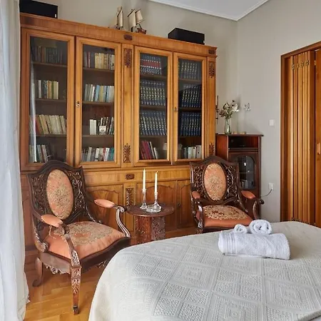 R House Vakantiehuis Tríkala