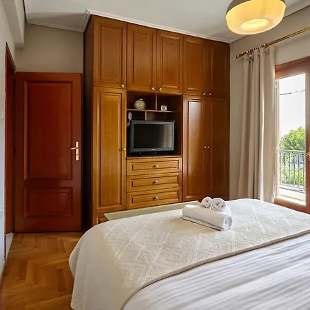 R House Vakantiehuis Tríkala