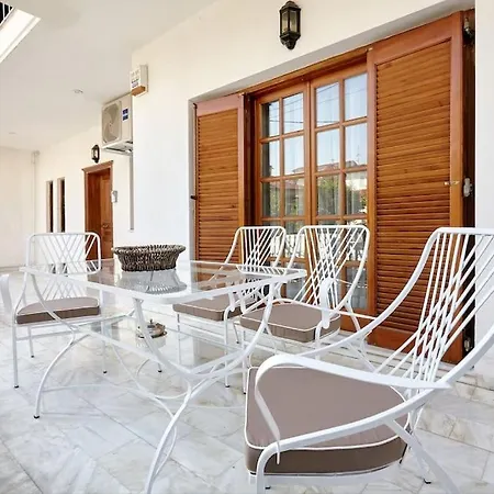R House Τρίκαλα